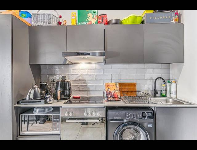 0 BEDROOM APARTMENT FOR SALE IN SANDTON CENTRAL